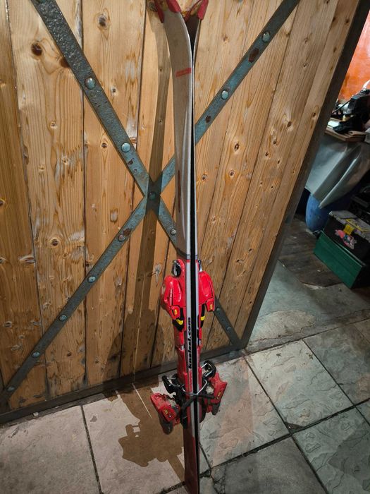 Ски с автомати, обувки и щеки за деца