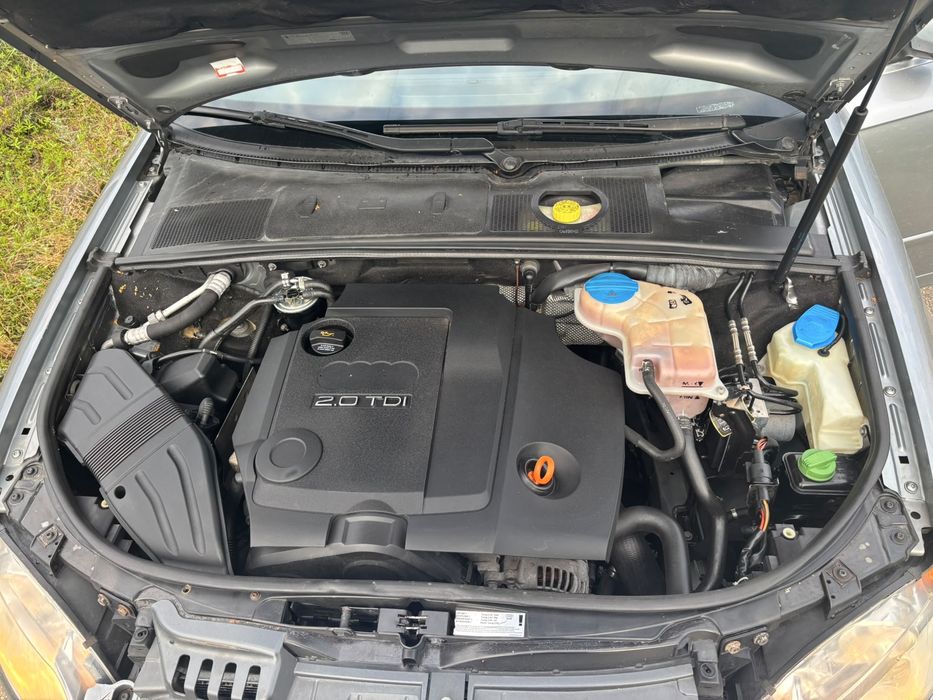 PROPIETAR.Vand Audi a4b7.masina personala de 5ani