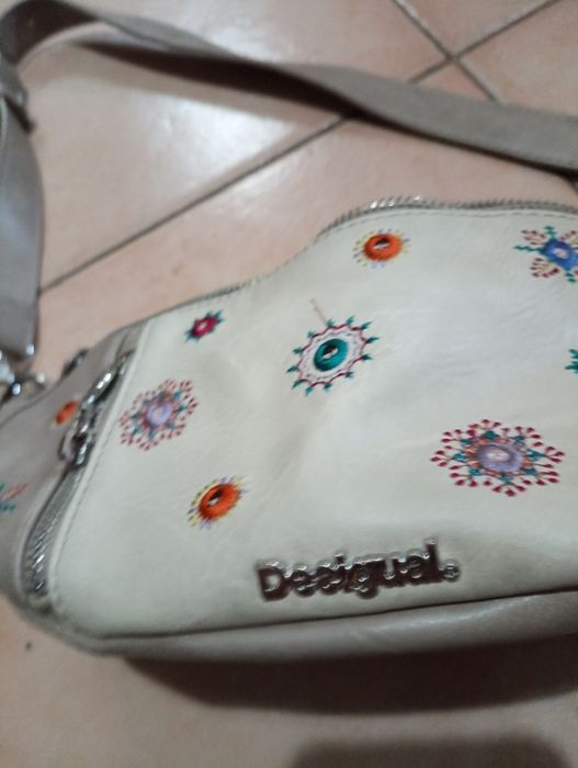 Genti dama Desigual și Guess