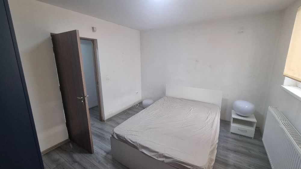 Dau in chirie apartament 3 camere