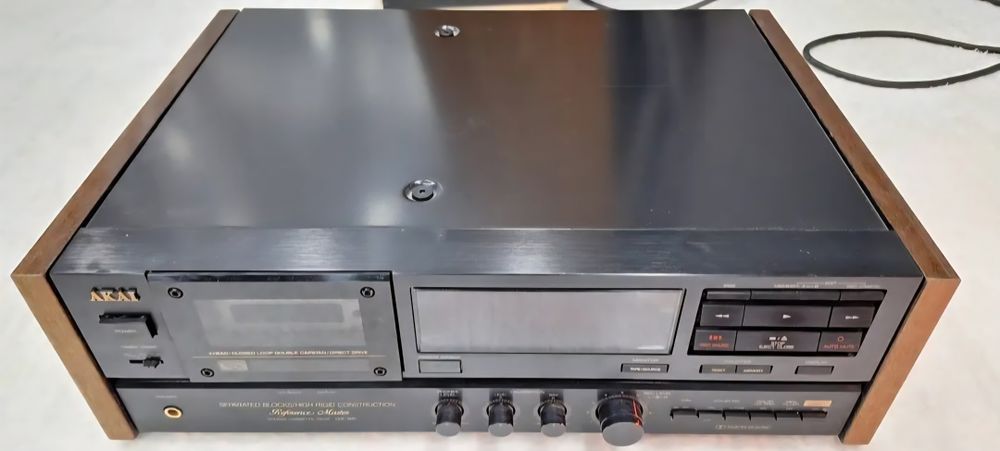 Продавам AKAI GX 95