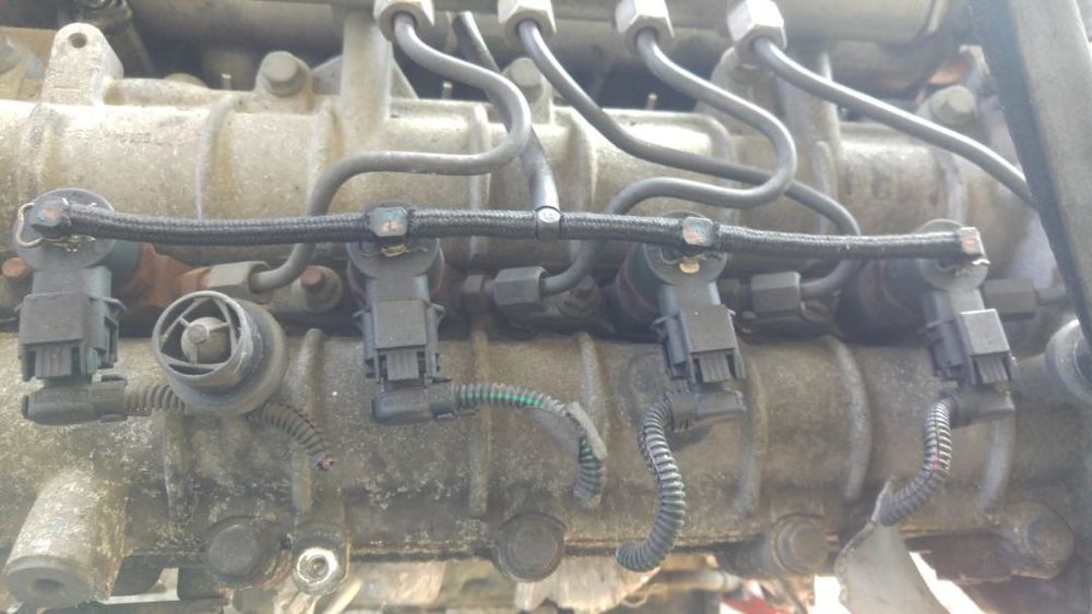 Injector 1.9 cdti opel zafira 0445110243