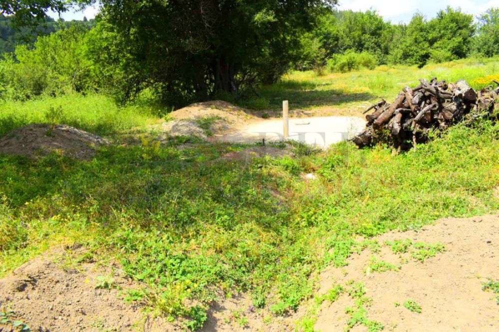 Продава се Парцел в с. Бадевци, Област Велико Търново - 1600 кв.м за 44 €/кв.м - Снимка #2
