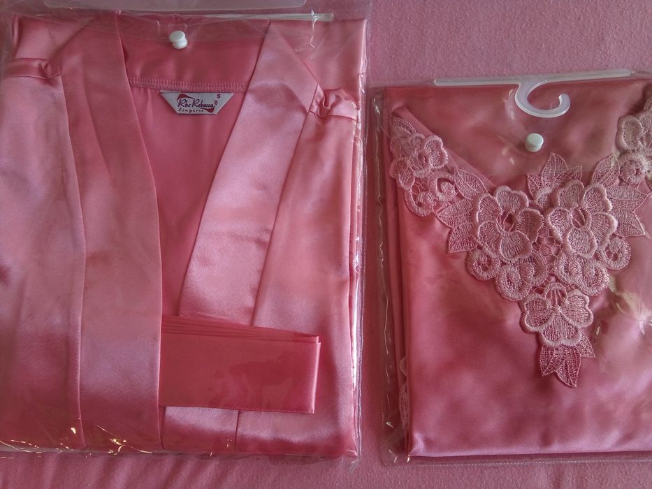 Сатенена нощница и халат