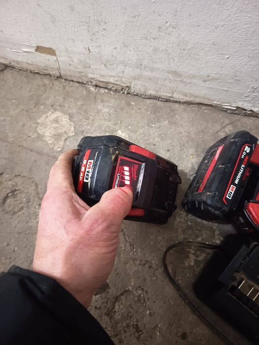 Baterii încărcătoare milwaukee devalt