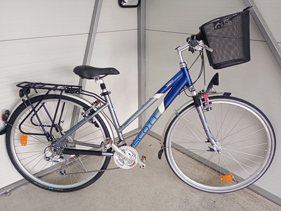 Bicicletă damă ,roti 26/28,cu 7 vit butuc,frână picior !