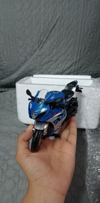 Machete moto Maisto 1:12 (18 cm)