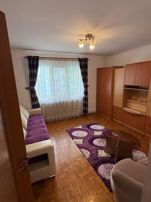 Inchiriez apartament