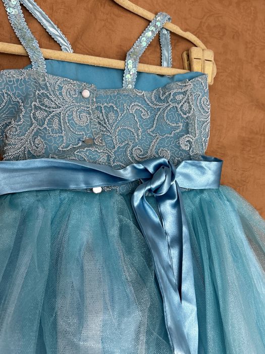 Платье на 7-9 лет