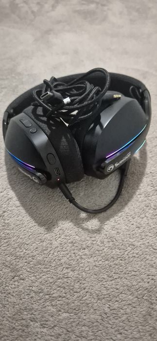 Casti gaming- led color