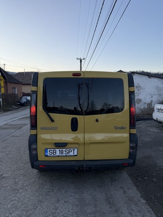 Renault trafic 8+1 locuri