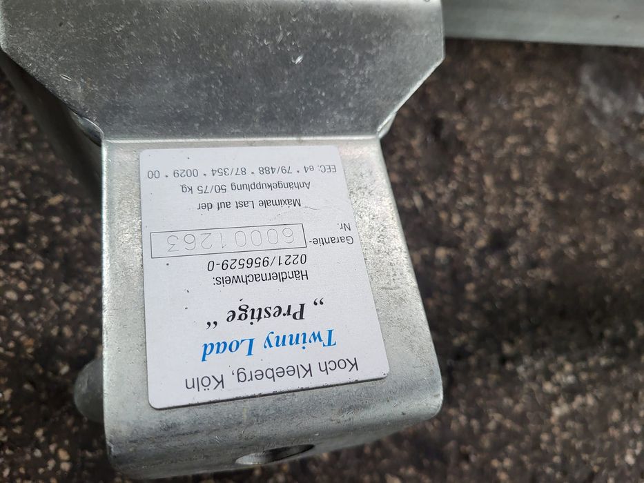 Suport biciclete atașabil pe cârligul la masina  cu două poziți!