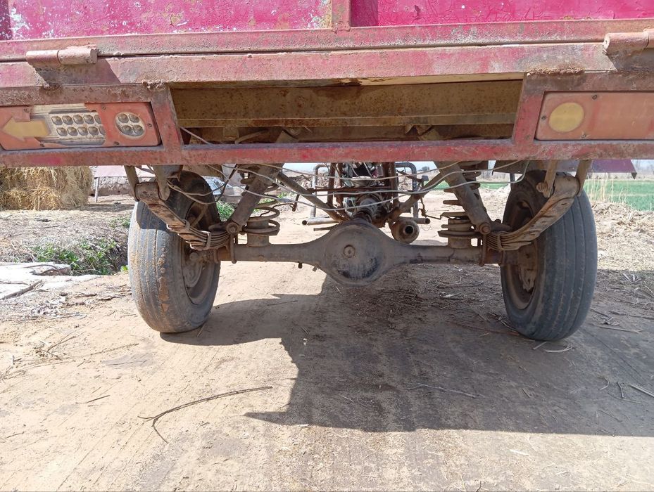 Qoʻlbola usulda yasalgan moto trak