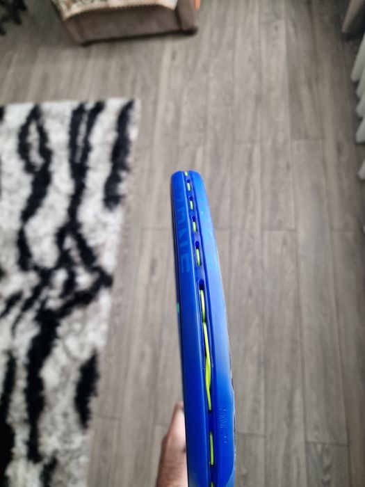 Vand racheta Yonex Ezone 100 prostock model 2025