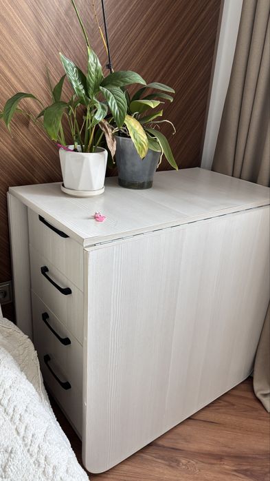 Продам стол для гостинной