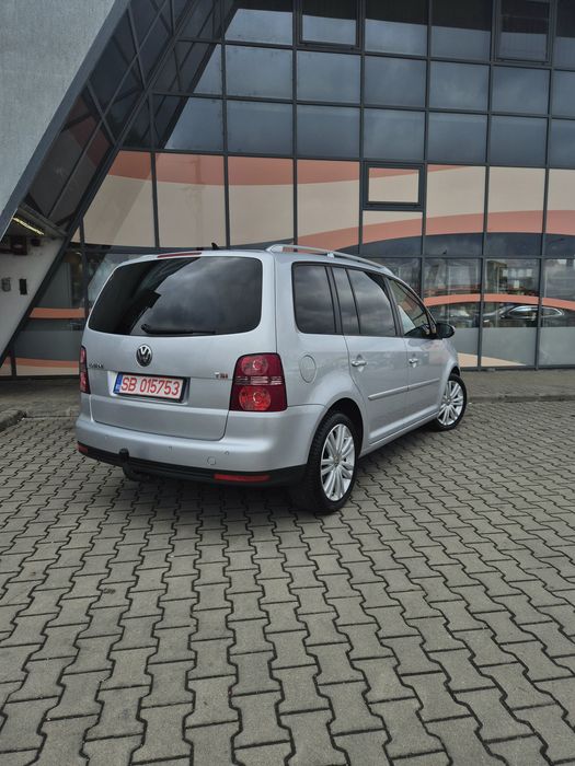 VOLKSWAGEN Touran 2010 — imagine 4