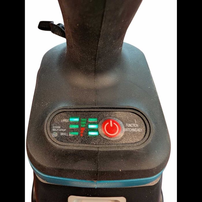 Trusa 4 Piese cu Acumulatori German Meister