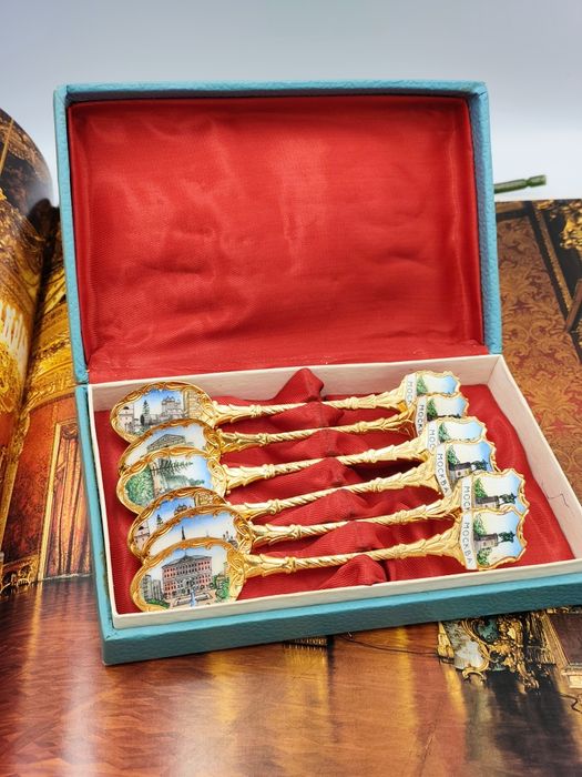 Винтидж руски емайлирани месингови лъжички за чай от 70-те години на