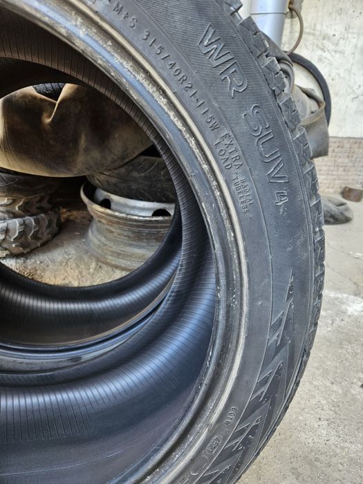 275/45R21 + 315/40R21 Nokian