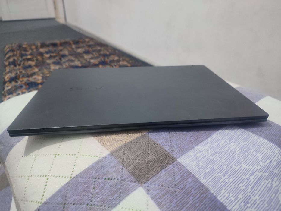 ASUS ZenBook 14 OLED