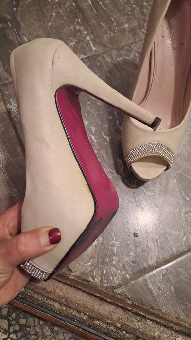 Обуеки на висок ток