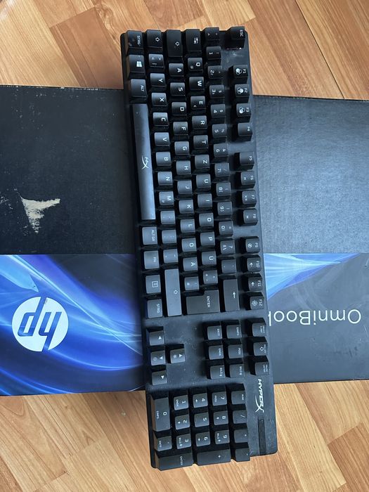 Vand mouse tastatura plus un set care le contine pe amandoua