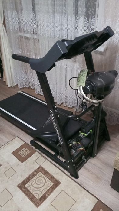 Продам беговую  дорожку