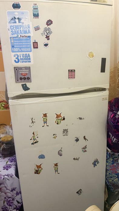 Продам на запчасти холодильник