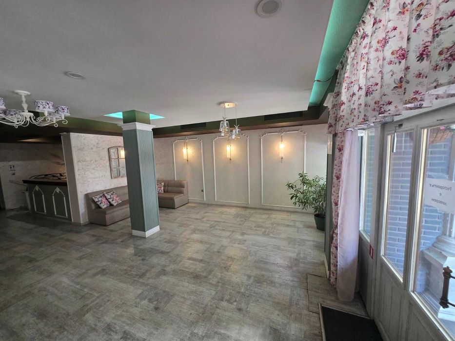 Дава се под наем Заведение в Варна, Център - 240 кв.м за 2000 € - Снимка #3