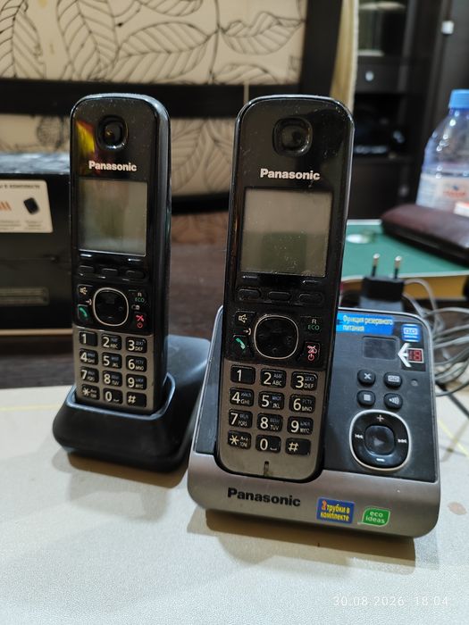 Радиотелефон Panasonic с двумя трубками