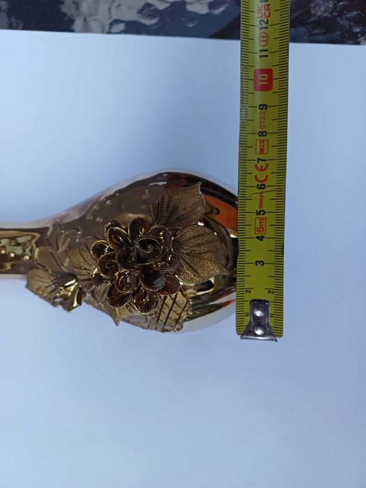 Керамична ваза златиста