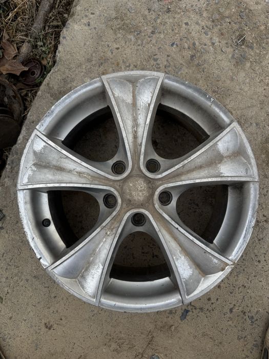 продается диск 16 размер, 3 штуки целые