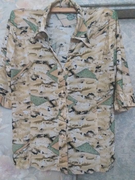 Продаётся женская кофта большой размер очень нарядная.