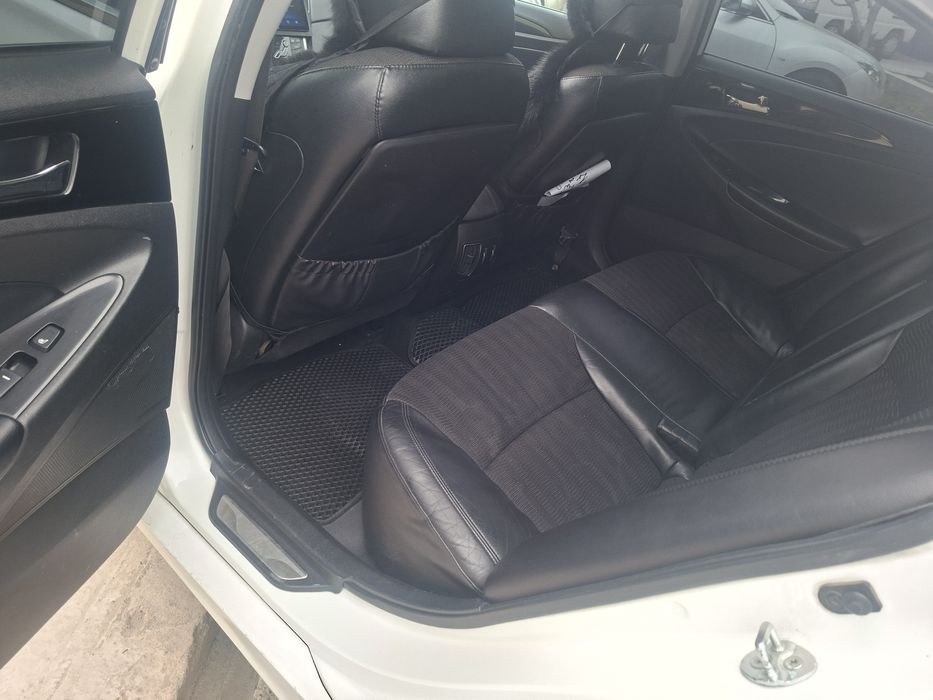 Hyundai srochna sotiladi