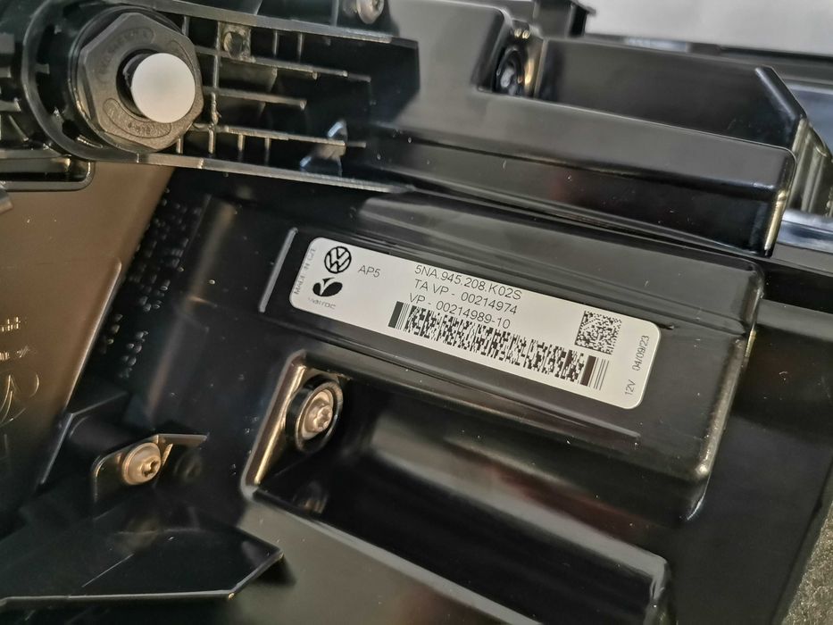 К-т Нови Оригинални Стопове IQ Light Matrix LED VW Tiguan 5NA