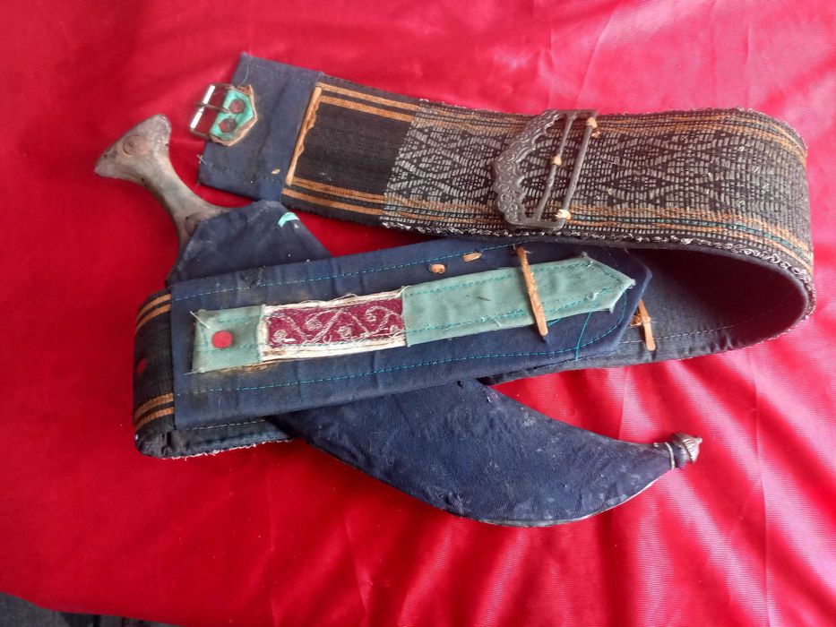 Голям Стар Ханджар, Джамбия Сърмен Колан , Сребро