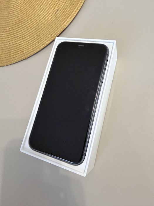 Iphone 11 black 64 gb, cutie,casti,cablu