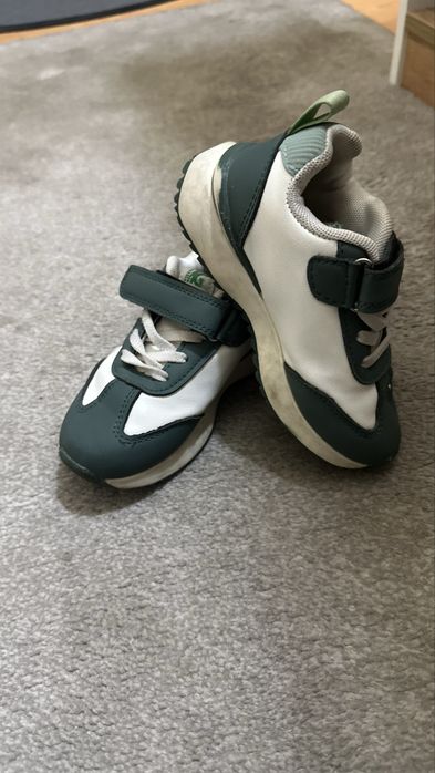 Детские кроссовки