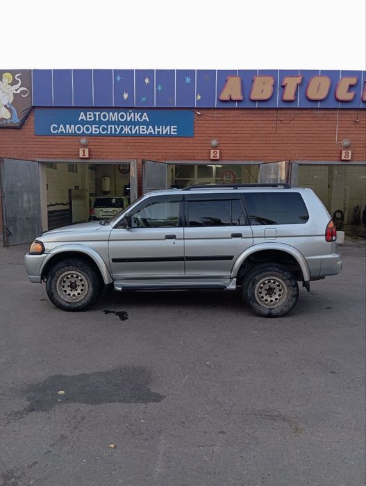 Продам Mitsubishi Montero sport 2000 г.в.