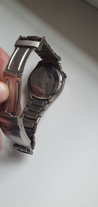 Часы фирмы "Omax"