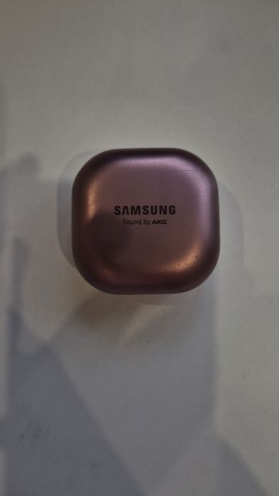 Продам наушники  samsung galaxy buds live
