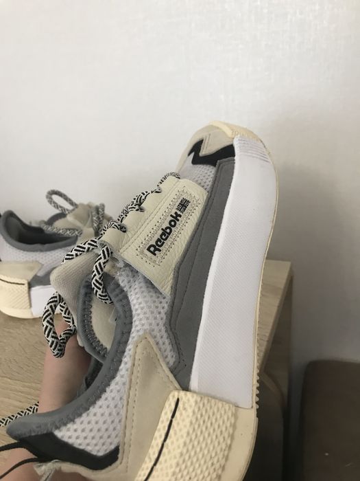 Reebok кроссовки,красивые,36 размер