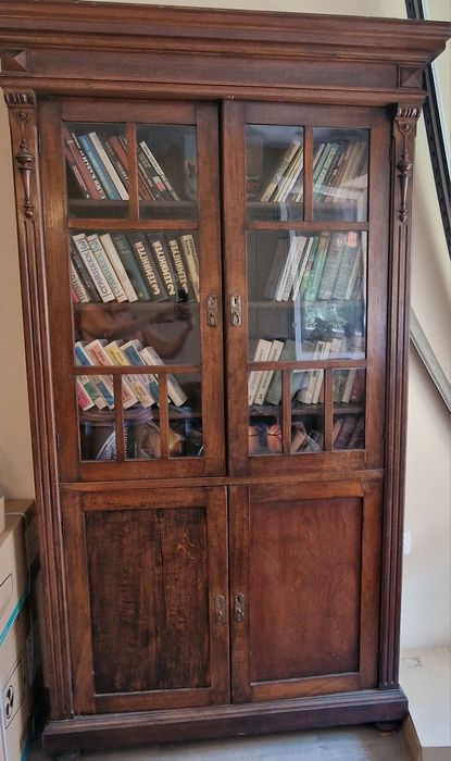 Мебели -Румънски масив на 60 години