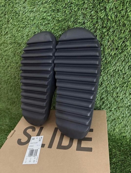 Yeezy Slide Onyx – 41–46 | Нови