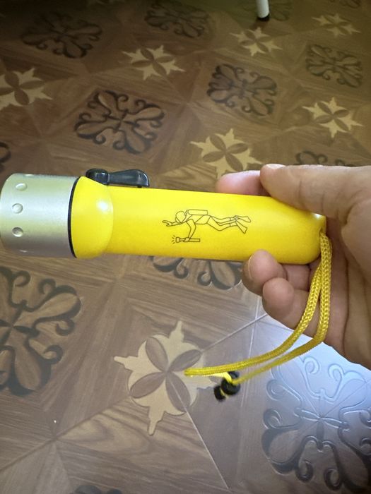 Фонарик подводный