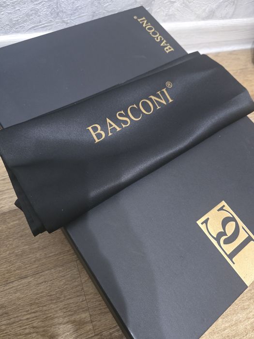 Продаются осенние сапоги Basconi