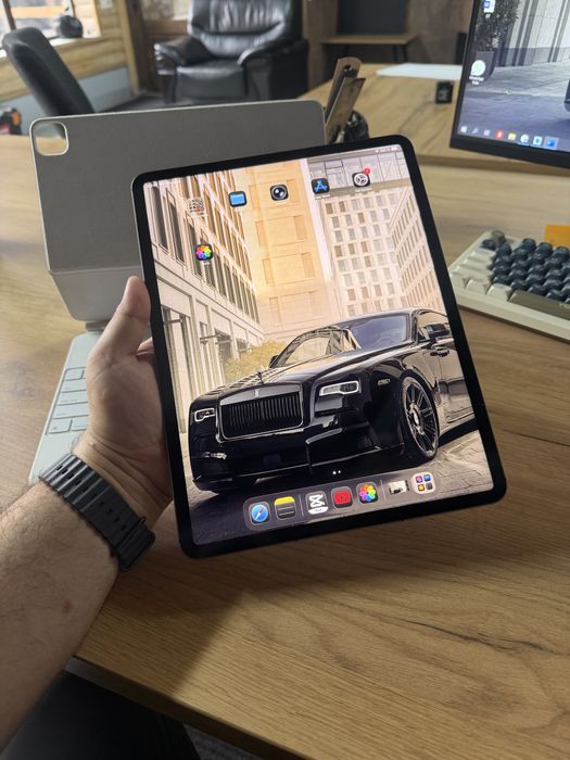 iPad Pro 12.9 (SIM)