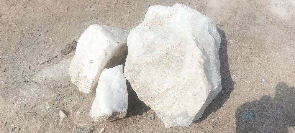 Kvars. Tosh. Sotiladi