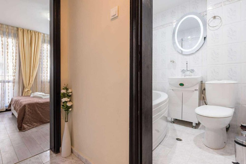 Дава се под наем Тристаен апартамент в Варна, Генералите - 90 кв.м за 716 € - Снимка #19