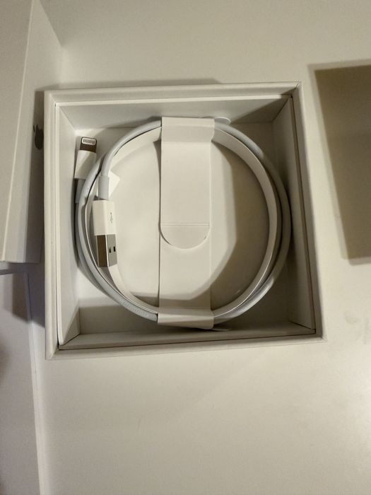 iphone 14 pro gold + airpods generatia 2